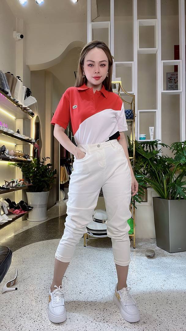 Phối quần jogger kaki với áo polo